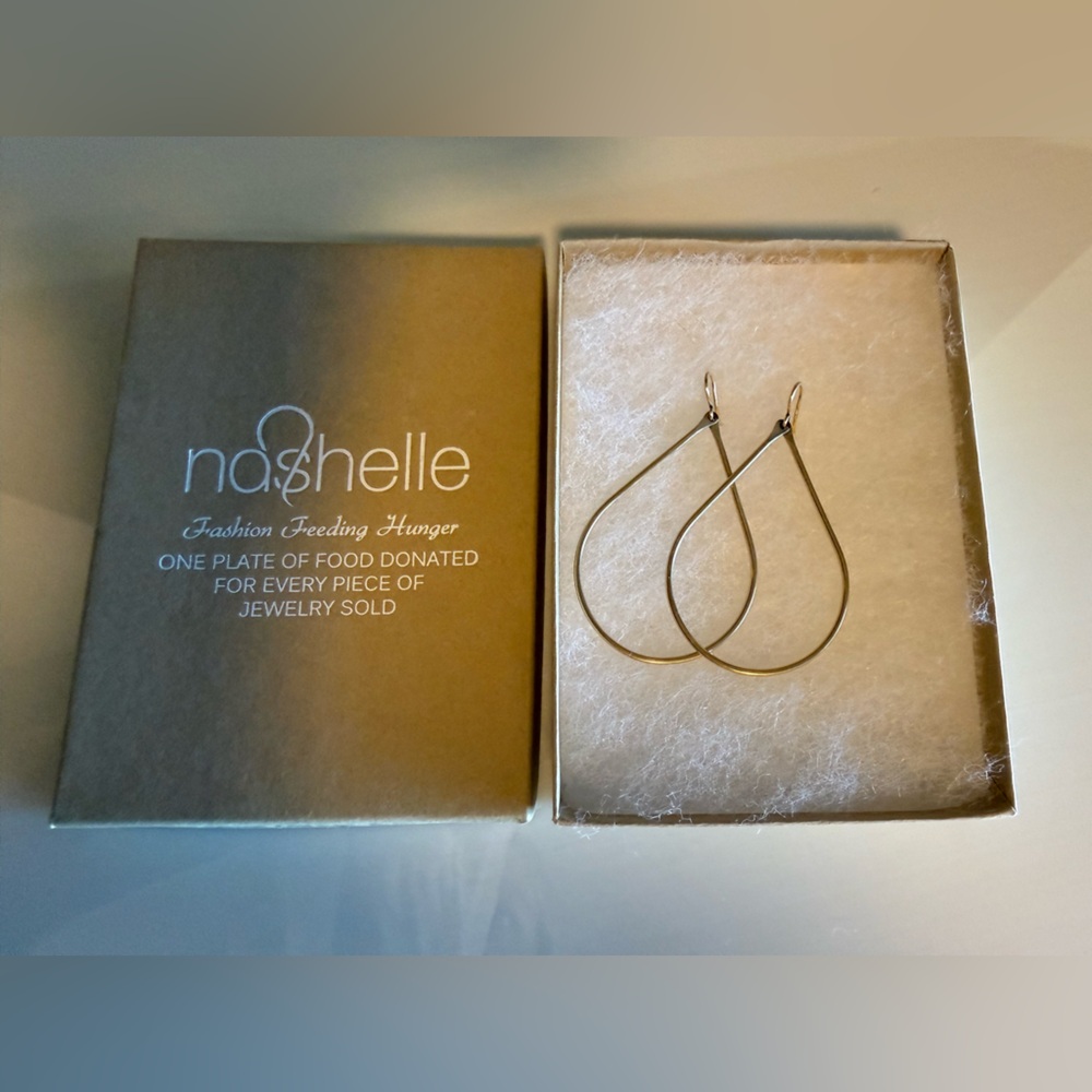NASHELLE Gold Teardrop Earrings